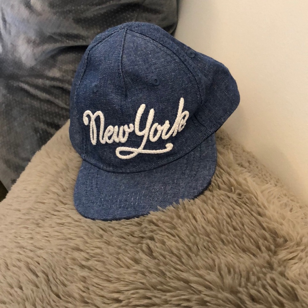 H&M baby hat size 4-6 months